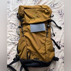 NEW Arctery’x 25L Brize Backpack
